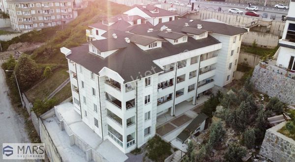 Üniversite Caddesinde Geniş Balkonlu 2+1 Eşyalı Satılık Daire