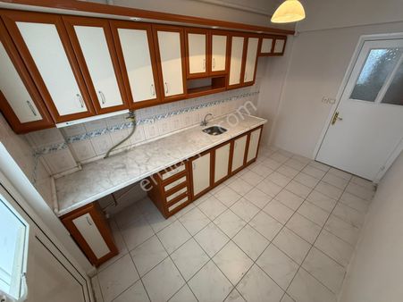 Parla'dan Altınkum Da Otoparklı Ara Kat Satılık 3+1 Daire