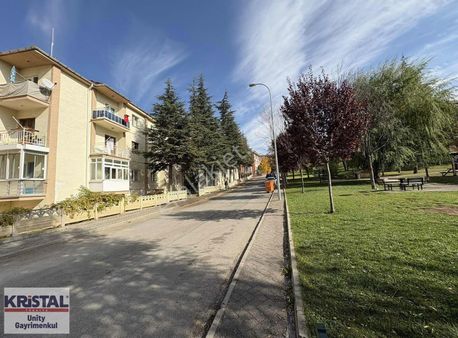 Göztepe Cadde Üzeri Satılık 3+1 Site İçerisinde Yapılı Daire