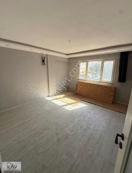 Cadde Üzerinde Yeni Tadilatlı