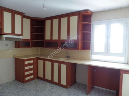 100.yılda,5.kat,3+1,kapalı Mutfak,çatılı Kiralık Daire