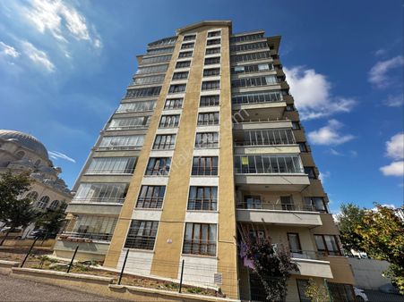 Kuzenler Emlak’tan Pursaklar’da Site İçinde Manzaralı 3+1 140m2