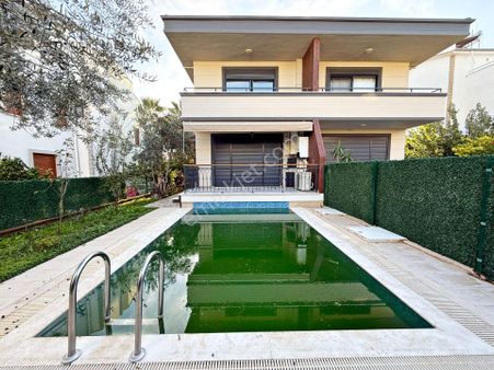 💥💥 Güçten Gürede Denize Sadece 200m Müstakil Havuzlu Lüx Satılık 3+1 Villa