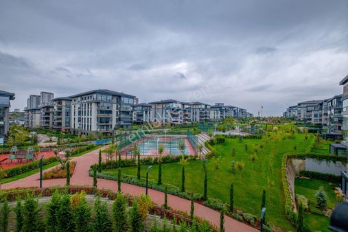 Tema İstanbul 2'de Full Eşyalı Peyzaj Manzaralı 4+1 Kiralık Daire