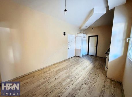 Han Emlak'tan Çiftlikköyde Geniş Site İçi 1+1 Kiralık Daire