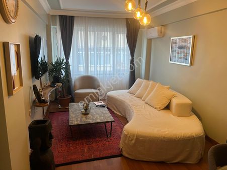 Kadıköy Hasanpaşada İçi Tamamen Yenilenmiş Mükemmel Konumda Fırsat Daire