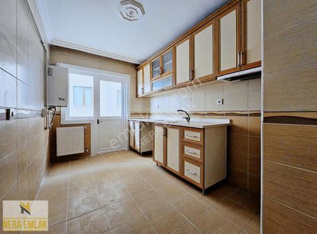 Ayvalı' Da Asansörlü İskanlı Katta K. Otopark Yüksek Kredili 3+1