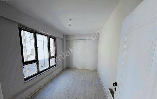 Şirintepe Mahallesinde Satılık 1+1 Daire