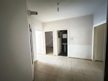 Mehmet Yetkin'den Mahmudiye Mahallesinde İster Ofis İster Mesken Kiralık Daire!!!!!!!