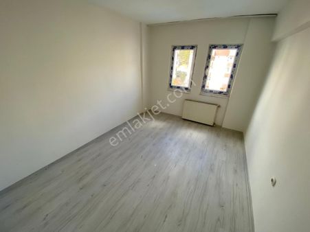 Sincan Ertuğrulgazi Mh3+1 Bağımsız Ara Kat Yapılı Site İçi Daire