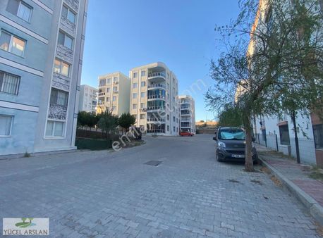 Çiğli İnönü'de Site İçinde 130m2 D.gazlı Satılık 3+1 Daire