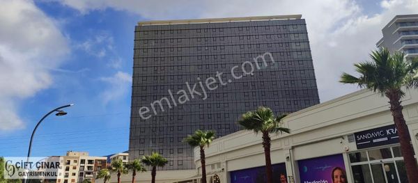 Manisa Meydan Projesinde Full Yapılı Çift Cephe Köşe Ofis