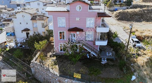 Vadi Emlaktan Bedesten Mahallesinde Kiralık Tripleks Villa