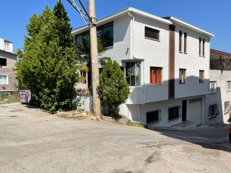 Elfi Den Yunuseli De Köşe Konumda Satılık Bina 308 M2 Yapılı