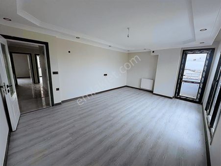 3+1 120 M2 Katta Tek Kullanışlı Arakat Daire
