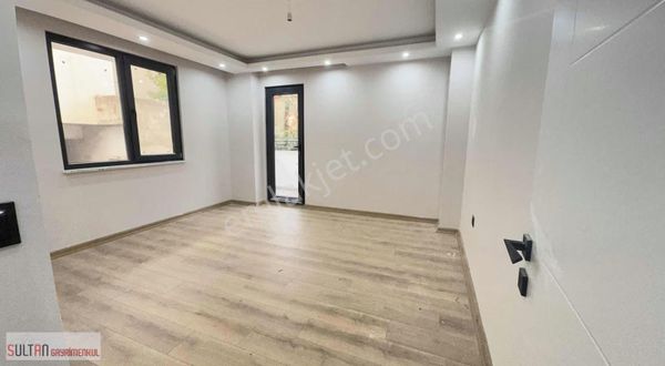 Sultan Gayrimenkulden Cumartesi Pazarında 2+1 Yüksek Giriş