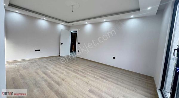 Sultan Gayrımenkulden Cumartesı Pazarında 2 + 1 Orta Kat