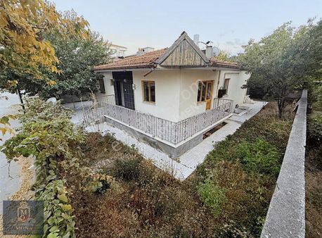 Mona'dan Cadde Üzeri Çarşı İçi Geniş Kiralık Yapılı Müstakil Ev!