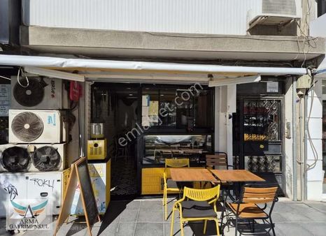 Bostanlı,şehitler Bulvarında Prestijli Konumda Satılık Dükkan