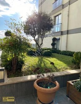 Bahçeşehir Sofa Full Gölet Manzaralı Ön Cephe 2+1 Daire 165 M2