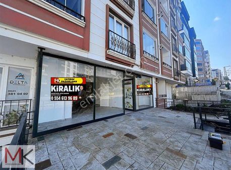 Cadde Cephe Mükemmel Konumda Kiralık Dükkan