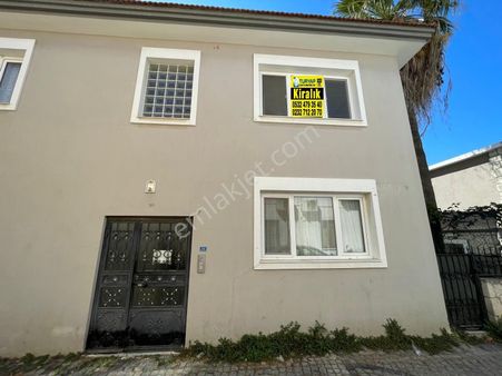 Turyap Çeşme Çarşı Merkezde Senelik Kiralık Boş 2+1 Daire