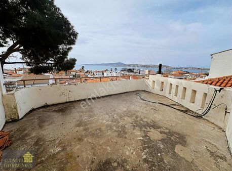 Ayvalik Merkezde 350 M2 Arsa İçerisinde Satılık Tarihi Rum Evi