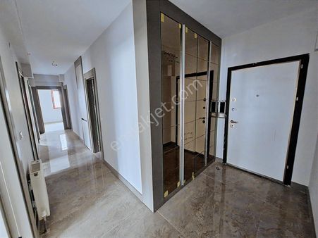 Cumhuriyet Mah Sıfır Kapalı Mutfaklı 3+1 Satılık Daire