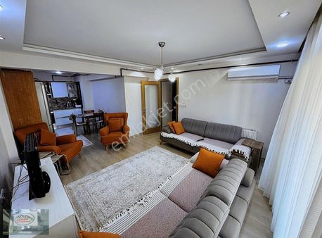 Akman Gayrimenkul'den Muradiye'de Satılık 3+1 Arakat Daire