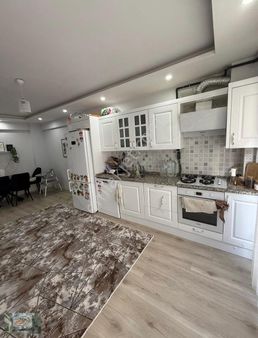 Akman Gayrimenkul'den Muradiye'de Satılık 3+1 Arakat Daire