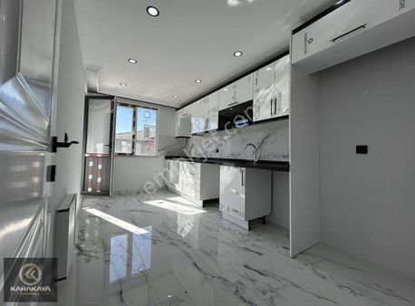 Atatürk Caddesine Yakın 3+1 Yerden Isıtmalı Arakat