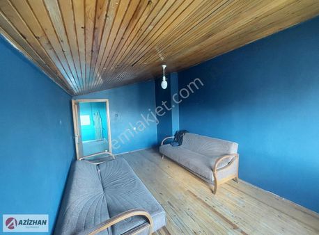 Azizhan'dan Malazgirt Mahallesinde Kiralık 2+1 Çatı Katı