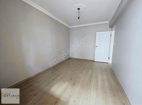 Başiskele Yeşilyurt Mah. Kiralık Önü Açık Ara Kat 2+1 Daire