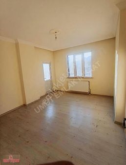 Kapaklı Meydaninda 3+1