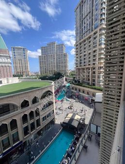 Viaport Venezia Sitesinde Yüksek Katta Aylık Eşyalı 1+1 Kiralık