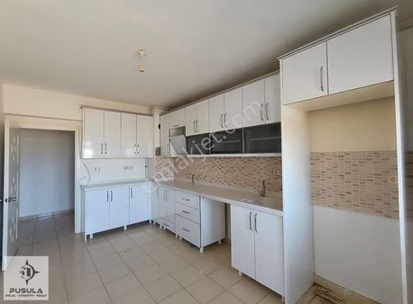 Pusula Gayrimenkul'den 3+1 10 Yıllık 3.kat Satılık Daire