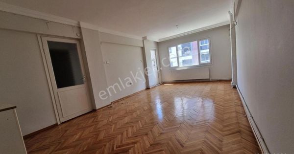 Bostanlı Merkezde 3+1 Kiralık Daire