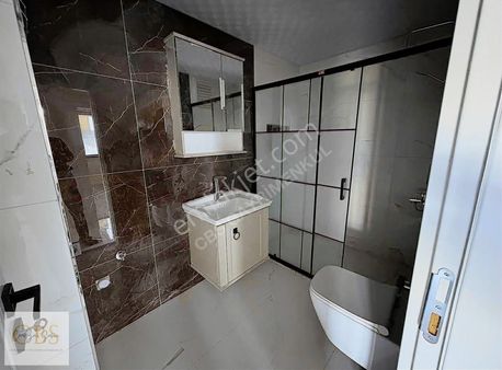 Lüx Ebeveyn Banyolu Yüksek Giriş 2+1 Satılık Daire