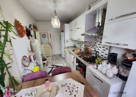 Görgün'den Emlak Bankası Evleri 3+1 Güney Cephe Masrafsız Daire