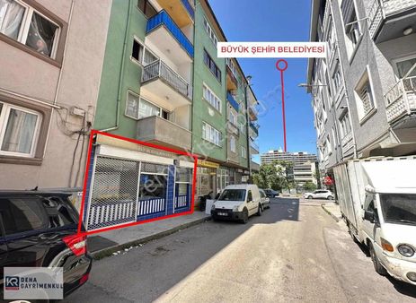 Elmasbahçelerde Satılık Dükkan