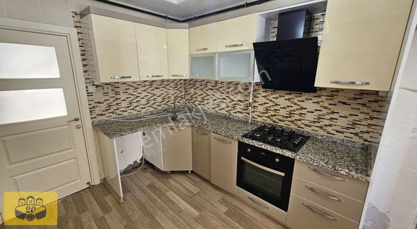 Güzelyalı Sosyete Pazarı Civarı 3+1 Kapalı Mutfak+geniş+kombili