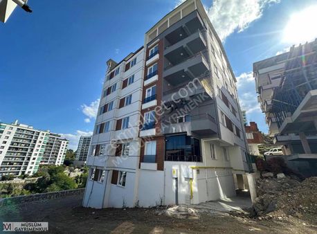 Müslüm Gayrimenkul'den Deniz Manzaralı Geniş 3+1 Satılık Daire