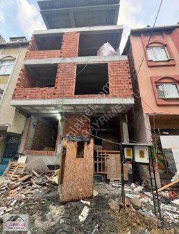 Küçükçekmece'de İnönüde Satılık 2+1 105 M2 Daire