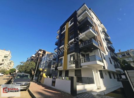 Sehrin Merkezinde Kapalı Garajlı 4+1 Net 180 M² Sıfır Daire