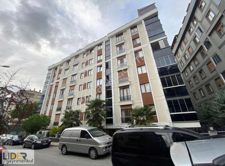Lider'den Küçükyalı'da Ulaşıma Yakn Prestijli Binada 2.kat 3+1