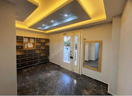 Bostancı'da 2+1 Yeni 58m2 Köşe Daire Balkonlu Minibüse Paralel