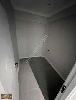 Şekerden Şirintepe Mah. Kardeşler İ.ö.o Yakını 2+1 110 M² Daire