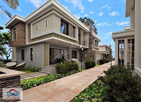 Kadıköy'de Full Deniz Manzaralı + Ev İçi Havuzlu Fırsat Villa