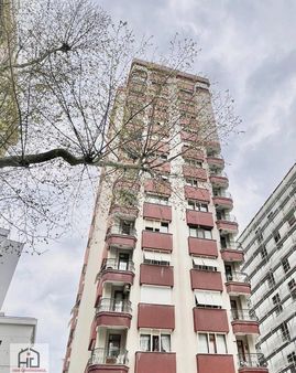 Cadddebostan Sahilde 3+1 Balkonlu Ferah Genç Bina!