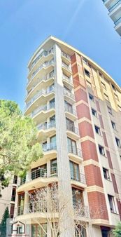 Bostancıda Beymenin Arkasında 255m2 Giy. Odalı Lüks Genç Bina